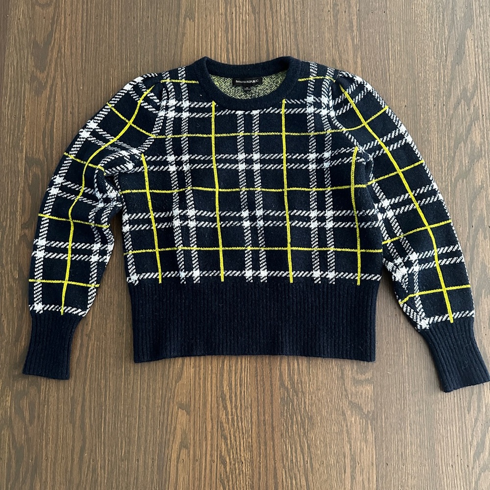Banana Republic Black and Yellow Sweater Size M